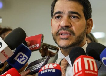 CCJ do Senado sabatina Jorge Messias para vaga no STF