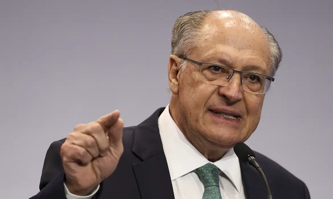 Alckmin defende apuração rigorosa no caso Master