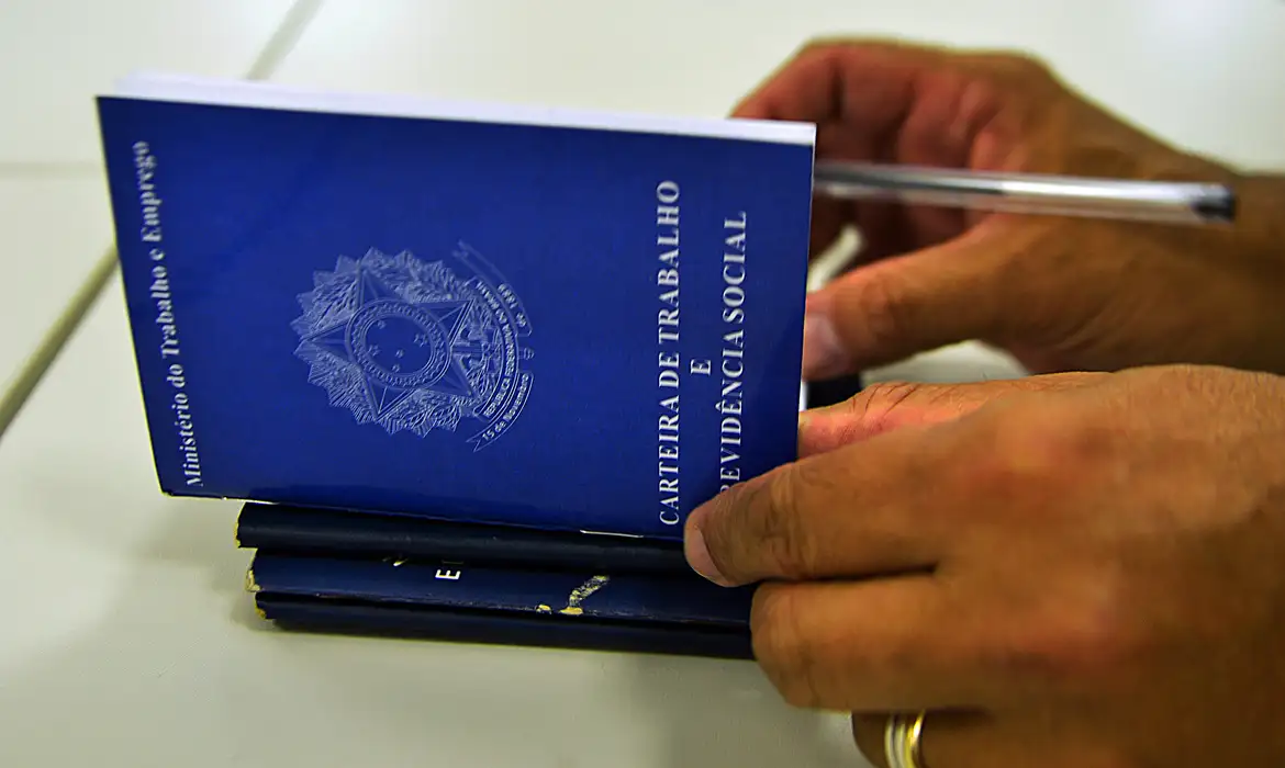 Novos prazos para licença-paternidade valem a partir de 2027