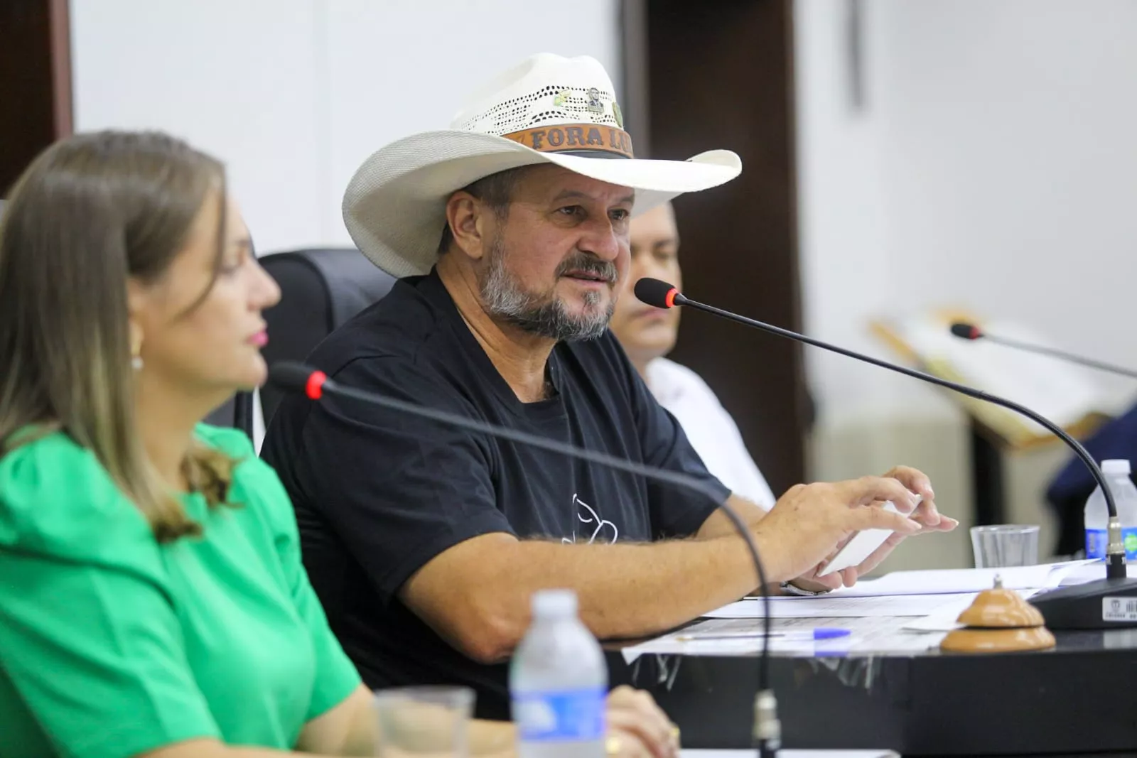 ALMT debate violência contra a mulher e destaca avanço no combate ao feminicídio em Cáceres