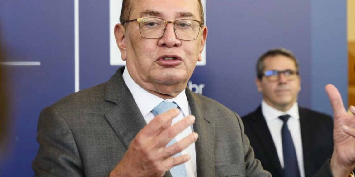 Gilmar Mendes ironiza sotaque de Zema ao comentar inquérito das fake news