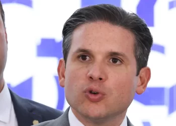 Motta cria comissão para analisar PEC da redução da escala 6×1
