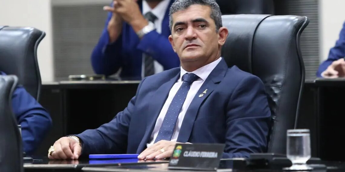 Polícia apreende R$ 200 mil em casas de Elizeu e Cezinha Nascimento