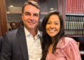 Flávio Bolsonaro avalia evangélica Priscila Costa para vice