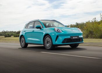 Novo GWM Ora 5 híbrido promete rodar mais de 1 mil km com tanque cheio