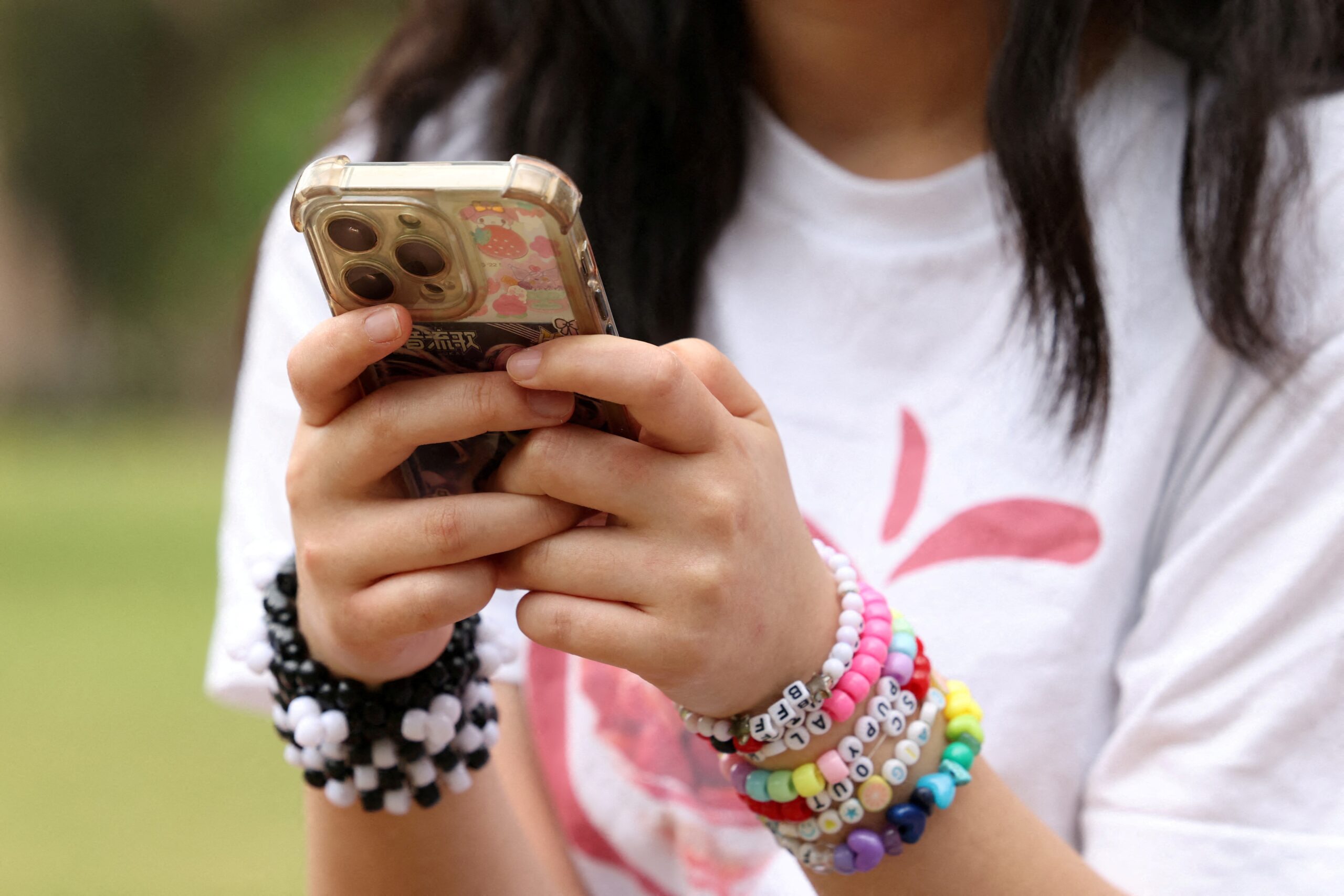 Países ampliam restrições a redes sociais para crianças; veja lista
