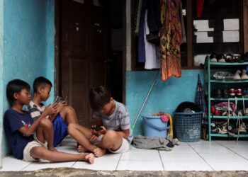 Indonésia passa a barrar menores nas redes sociais