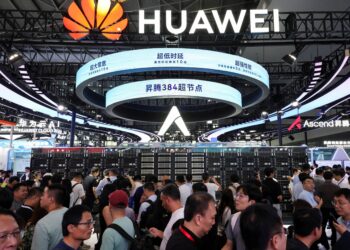 Huawei aumenta receita anual para US$ 127,5 bilhões, mas crescimento em 2025 foi mais lento