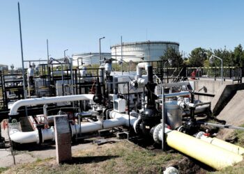 Ucrânia retoma transporte de petróleo russo para a Europa