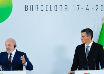 Na Espanha, Lula defende terras raras brasileiras e critica a ONU
