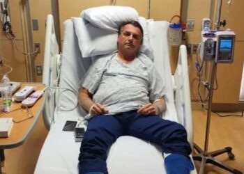 Defesa de Bolsonaro pede ao STF autorização para nova cirurgia