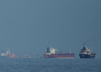 Preços do petróleo voltam a subir após novas tensões entre EUA e Irã sobre o Estreito de Ormuz