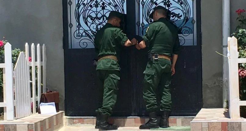 Argélia fecha igrejas protestantes e força cristãos à clandestinidade