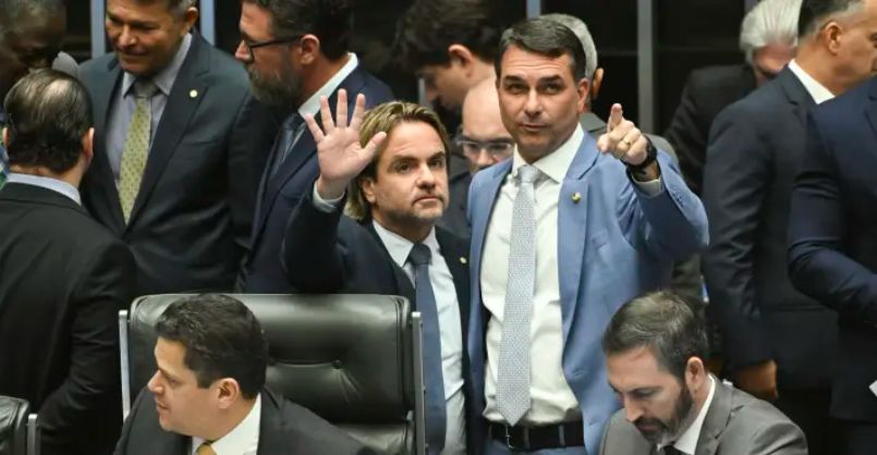 Vetos de Lula ao PL da Dosimetria são derrubados pelo Congresso