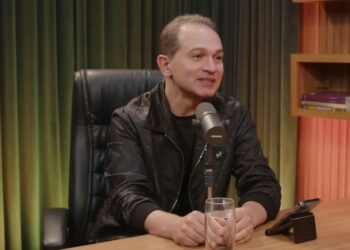 Davi Sacer comenta casos de artistas que se rendem a Cristo