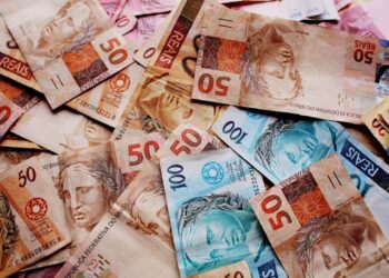 Governo estima salário mínimo de R$ 1.717 em 2027