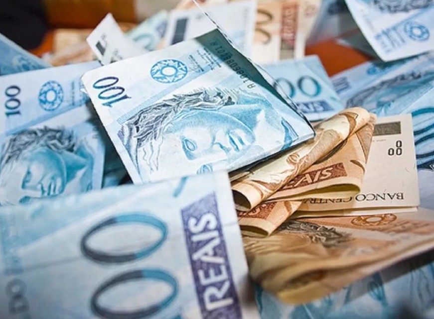 Inadimplência recorde e a operação resgate do governo – O Assunto #1702