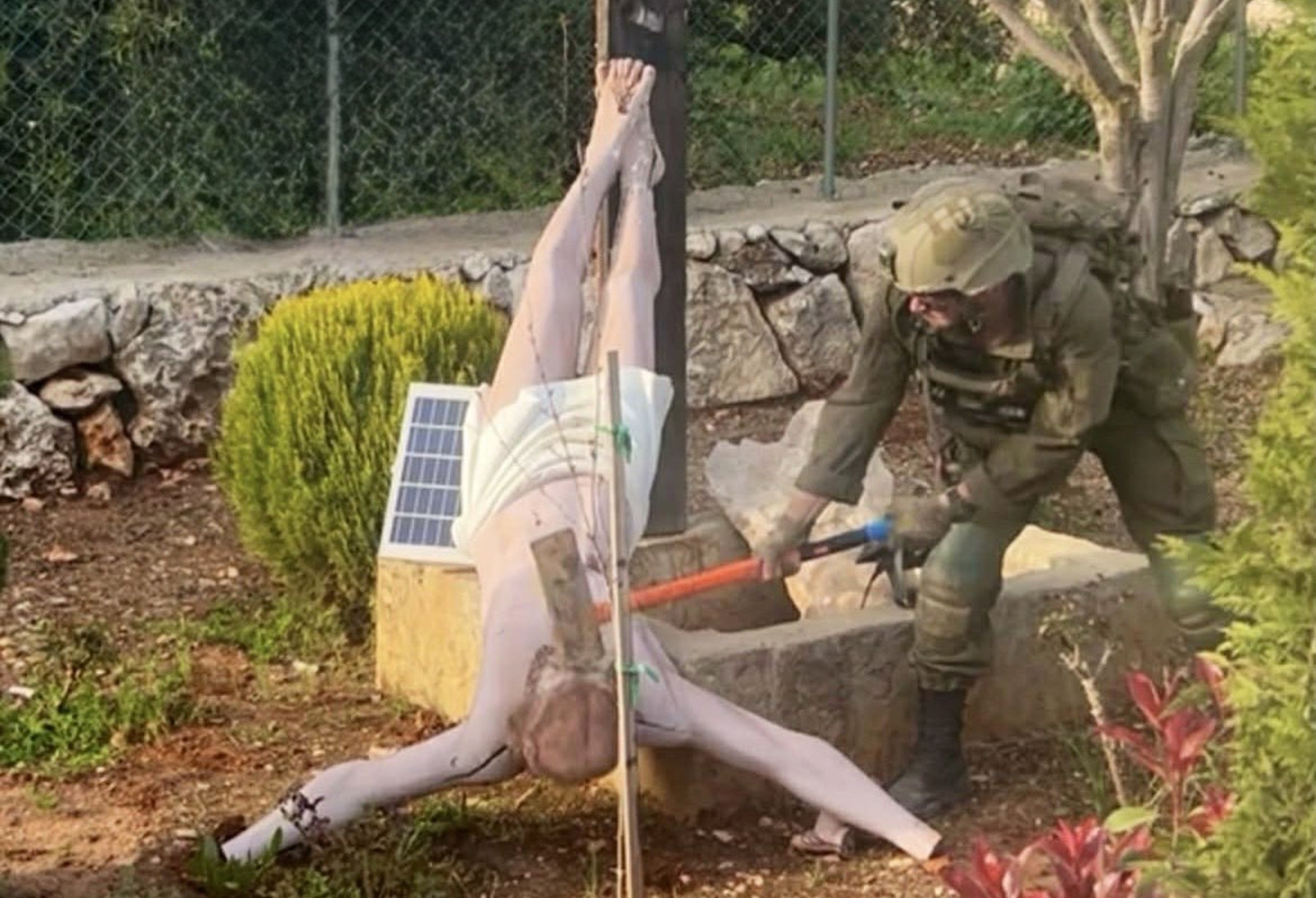Fotos de IA exibem soldado de Israel substituindo estátua de Jesus