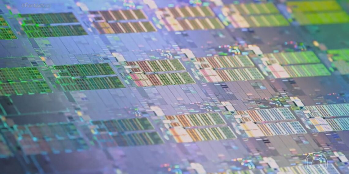 EUA ordenam suspensão de envio de máquinas à 2ª maior fabricante de chips da China, diz agência