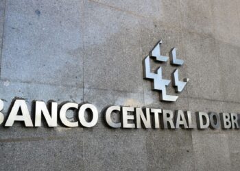 Copom reduz a taxa básica de juros da economia, a Selic, de 14,75% para 14,5% ao ano