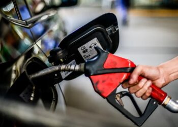 Governo envia ao Congresso projeto que permite usar receita extra de petróleo para reduzir impostos sobre combustíveis