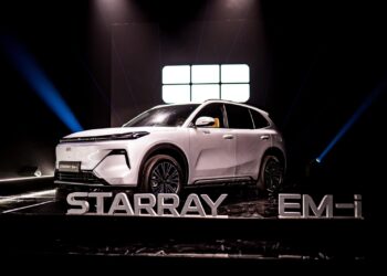 Geely lança novo sistema híbrido que faz 45 km/l