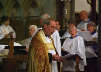 Igreja Anglicana torna definitiva a bênção para uniões gays