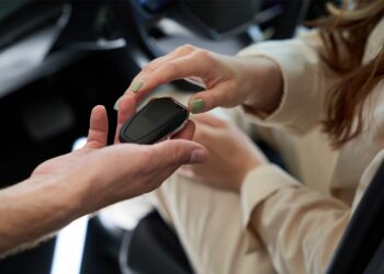 Carro de R$ 20 mil, dívida de R$ 64 mil: como evitar um mau negócio ao financiar um veículo