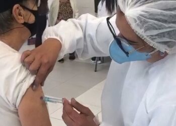 Saúde envia 2,2 milhões de doses da vacina de covid-19 aos estados