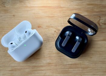 Vale gastar mais de R$ 2 mil em fones sem fio? g1 testou AirPods Pro 3 e Galaxy Buds4 Pro
