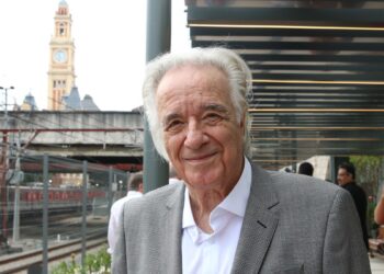 Na Mesa com Datena recebe maestro João Carlos Martins