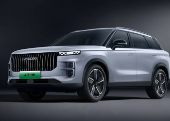 Jaecoo 7 Elite: SUV híbrido de R$ 179.990 tem 1.200 km de autonomia