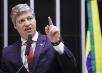 Marcel van Hattem critica “campanha eleitoral” de ministros do STF