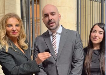 Ex-gay processado por testemunhar conversão encoraja cristãos