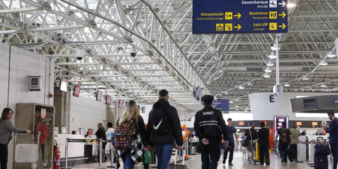 Argentinos e chilenos lideram maior entrada de turistas estrangeiros no Brasil em 2026