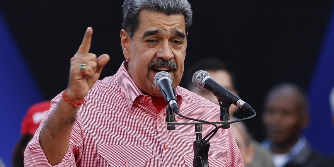 É #FAKE que foto mostre Nicolás Maduro com rosto magro e abatido em audiência nos EUA; imagem foi criada com inteligência artificial