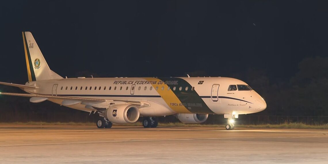 TCU determina que governo elabore plano para reformular regras do uso de aviões da FAB por autoridades