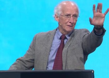 ‘Deleite em Deus’ é coisa humana, diz Piper em alerta sobre IA