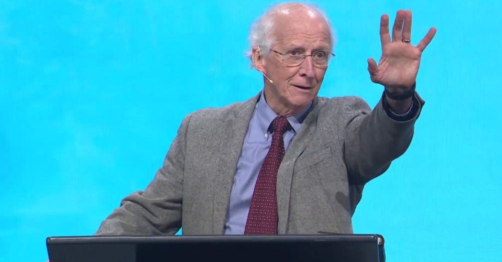‘Deleite em Deus’ é coisa humana, diz Piper em alerta sobre IA