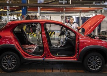 Brasil e Argentina firmam acordo para fortalecer o setor automotivo e reagir à concorrência chinesa