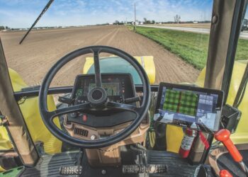Agrishow: comando de trator que se assemelha a 'videogame' torna rotina do produtor mais intuitiva e econômica
