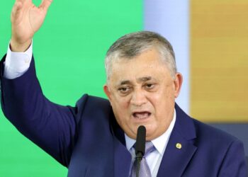 José Guimarães toma posse no Ministério das Relações Institucionais