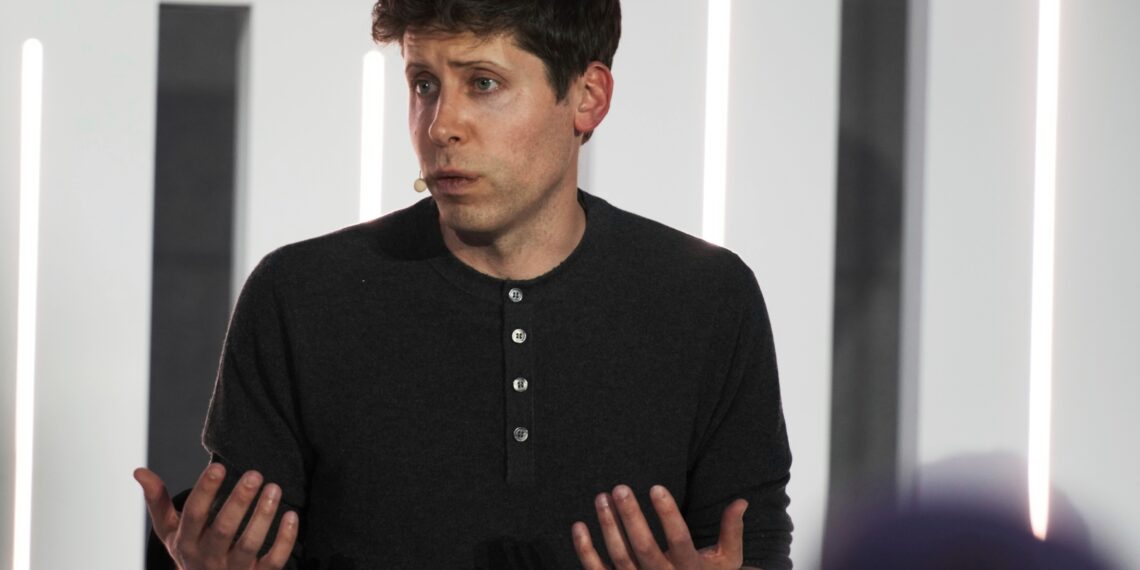 CEO da OpenAI pede desculpas por não alertar a polícia sobre suspeita de tiroteio em massa