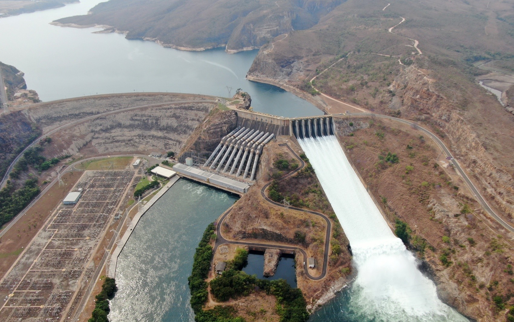 Governo planeja vender sobras de energia hidrelétrica para o exterior