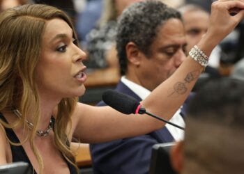 Erika Hilton rejeita negociação sobre compensações na PEC da 6×1 