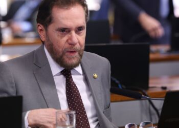 Senado adia votação da PEC que dá autonomia financeira a Banco Central