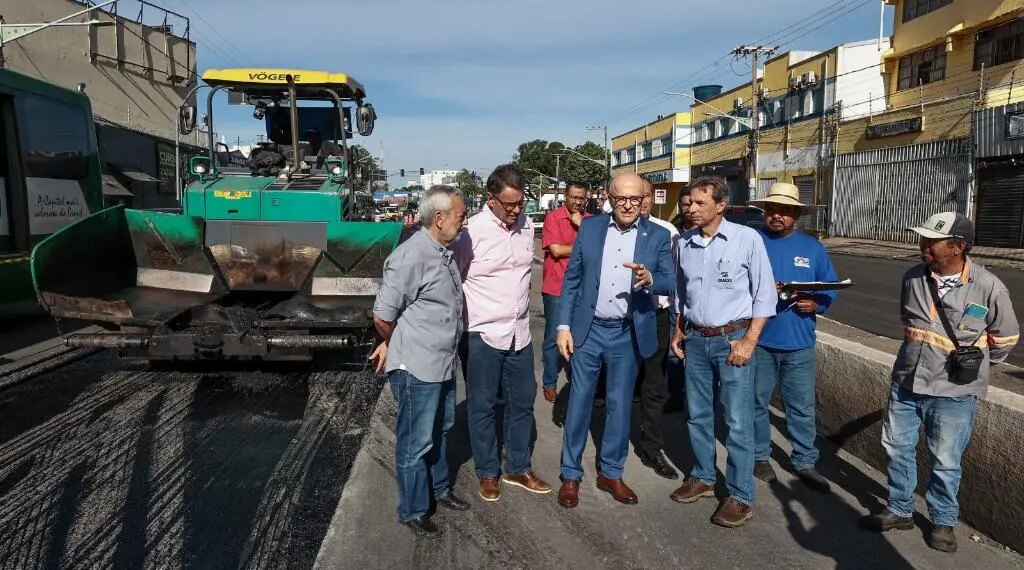 Governador cobra construtoras que firmam pacto para concluir faixa do BRT