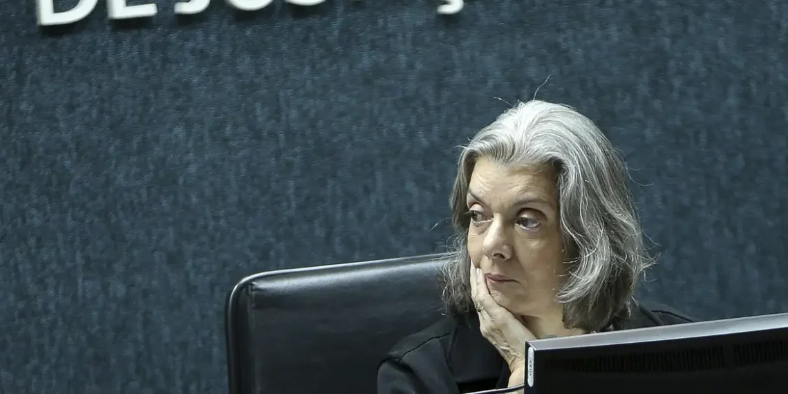 Cármen Lúcia vota por derrubar flexibilização da Lei da Ficha Limpa