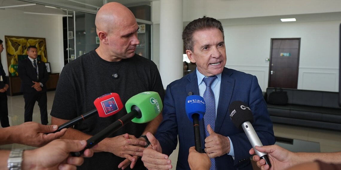 Sérgio Ricardo anuncia fiscalização sobre compra de livros nas redes municipal e estadual de ensino