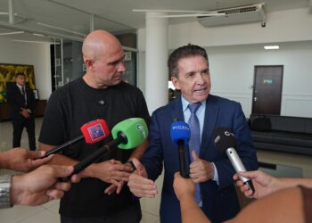 Sérgio Ricardo anuncia fiscalização sobre compra de livros nas redes municipal e estadual de ensino